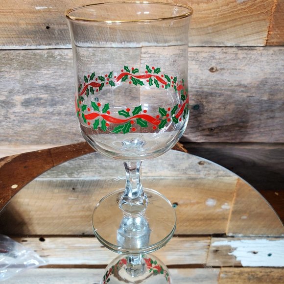 Libbey Christmas Holly Stemmed Wine Glass - Price per glass - Picture 1 of 6